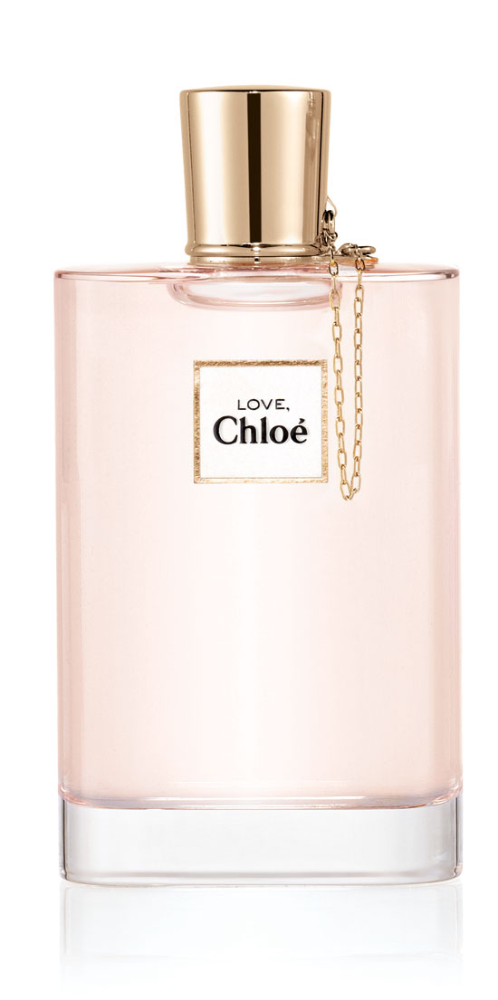 Bottiglia di Love, Chloé Eau Florale con liquido rosa tenue e catenina elegante
