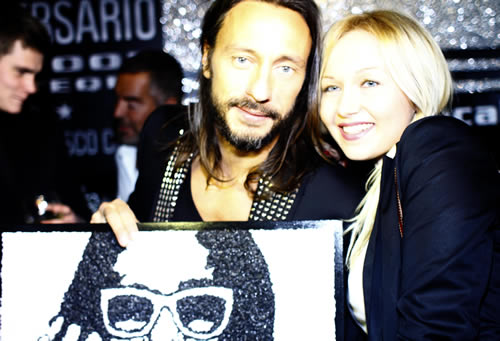 Bob Sinclar durante il DJ set al 26esimo anniversario di Hollywood Rythmoteque Milano