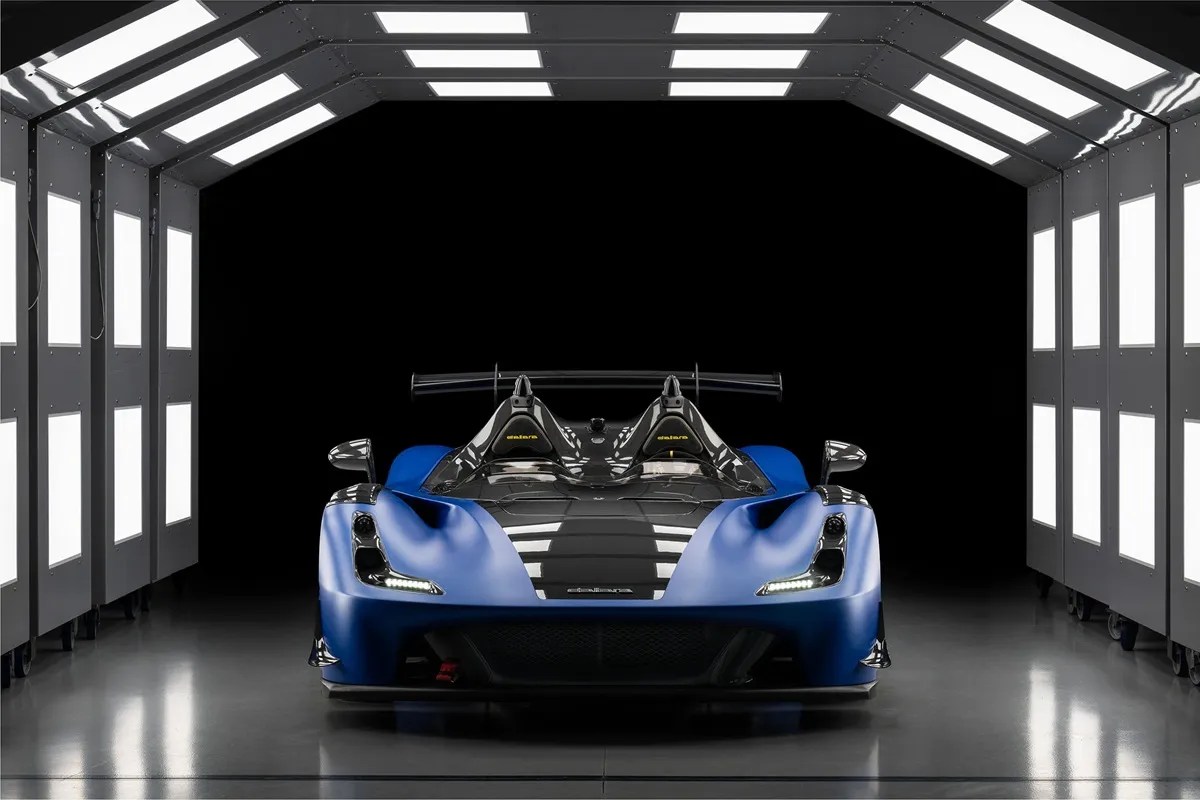 Dallara Lounge al The Mall Sanremo: esperienza immersiva