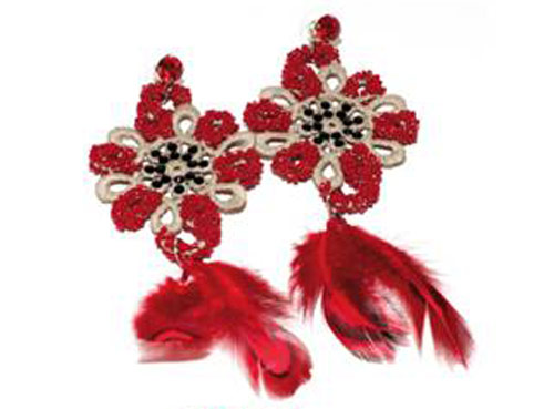 Orecchini artigianali chic di Cleric in macramè con perline colorate e cristalli Swarovski