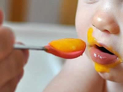 Vasetti di omogeneizzati per bambini utilizzati nella Baby Food Diet