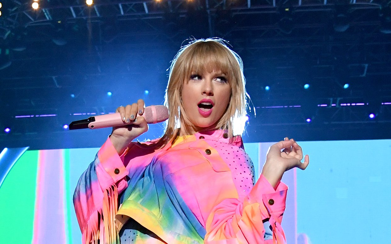 Taylor Swift in concerto a Parigi all'Olympia ecco dove vederlo e ascoltarlo