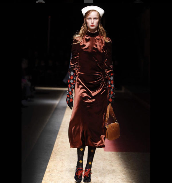 milano-moda-donna-sfilata-prada