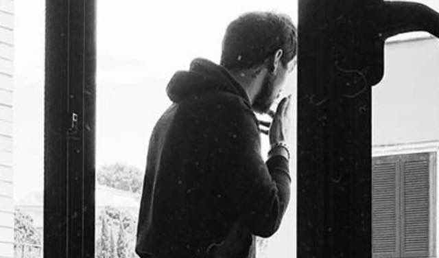 Andrea Cerioli mostra la prima foto in mutande dell