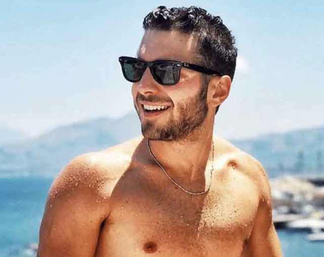 Gianluca Ginoble de Il Volo in costume è il sirenetto dell