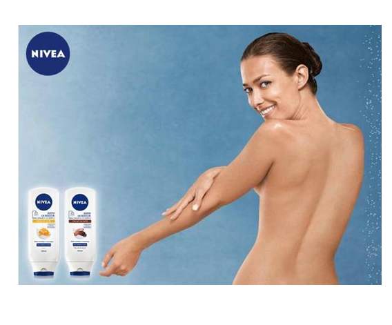 Flacone NIVEA Balsamo Corpo Sotto la Doccia con fragranze Miele & Latte e Cacao & Latte