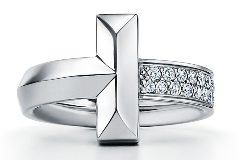 Arón Piper indossa Tiffany & Co. al Vogue World di Milano