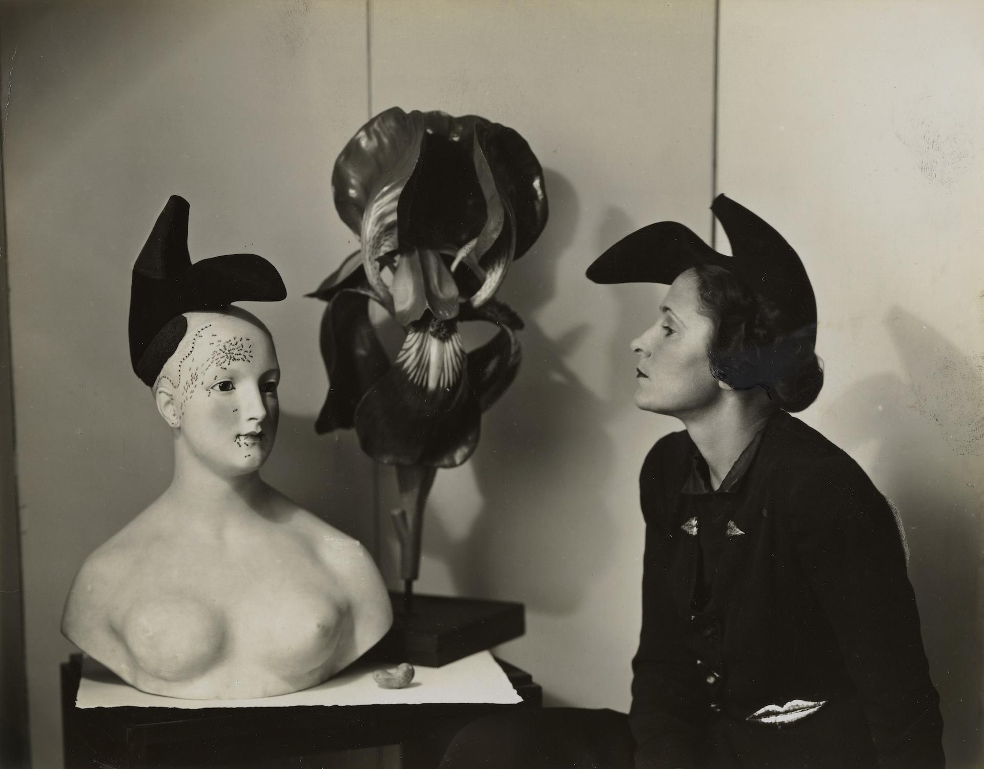 Salvador Dalí e la moda: il nuovo volume che esplora il legame tra arte e stile