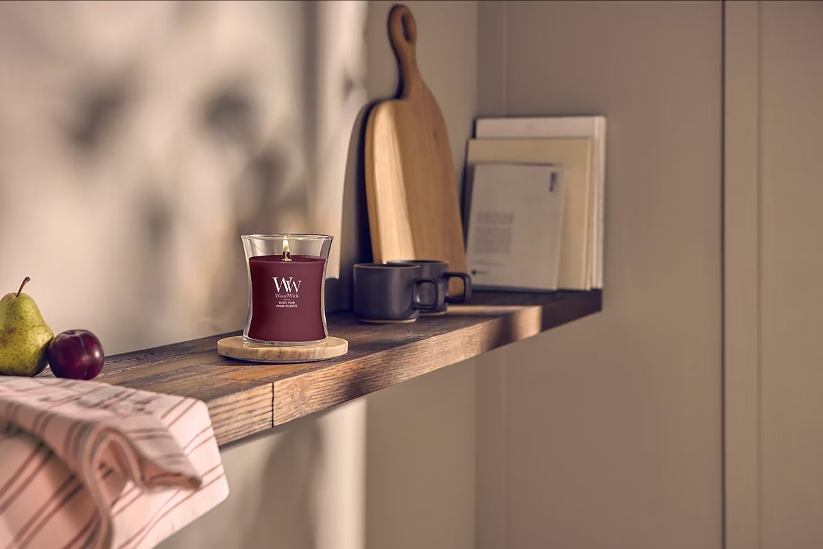 WoodWick® presenta le nuove fragranze autunnali della collezione Midnight Harvest