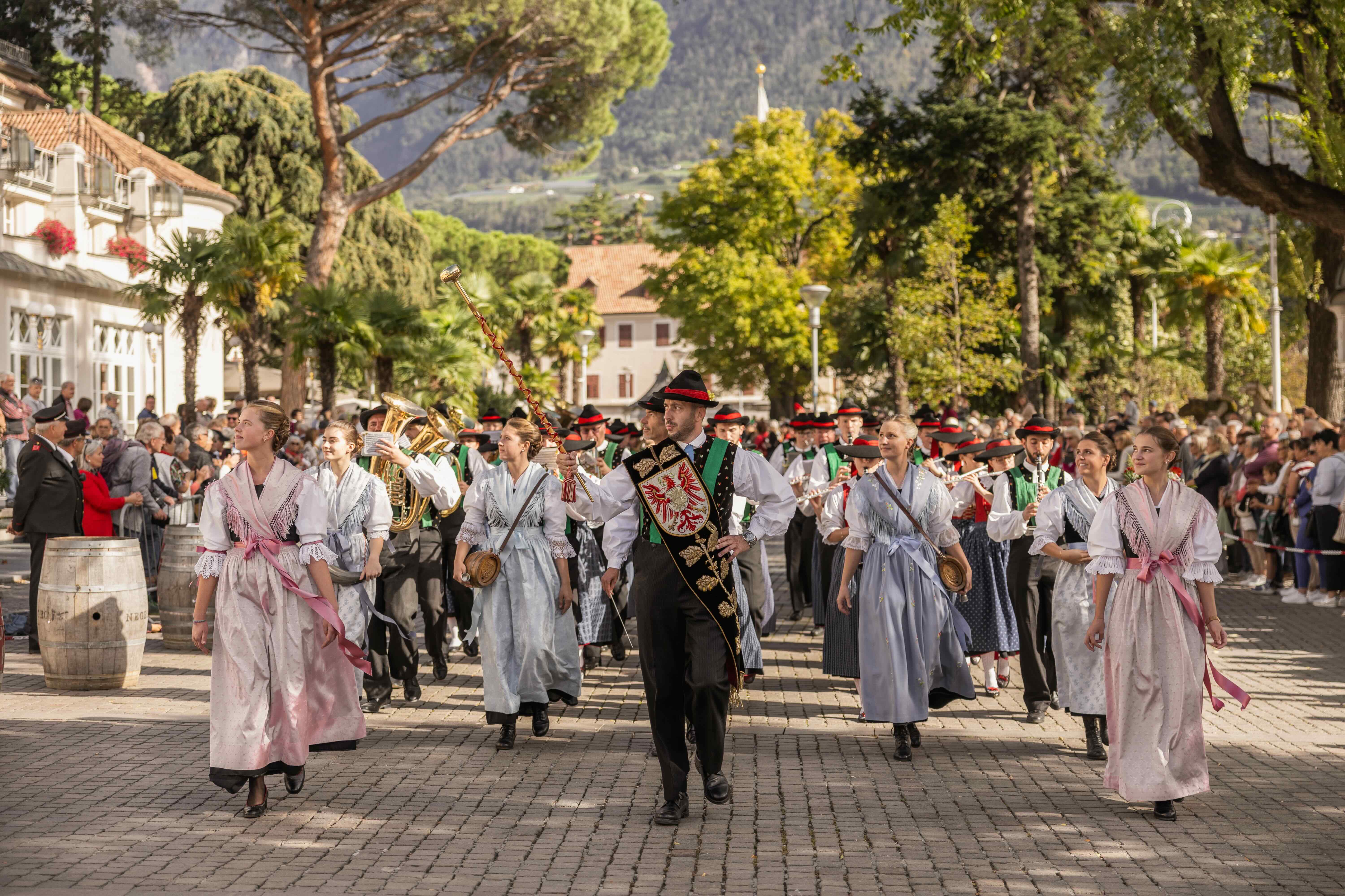 La Festa dell’Uva di Merano celebra 140 anni con musica, tradizioni e sapori tipici