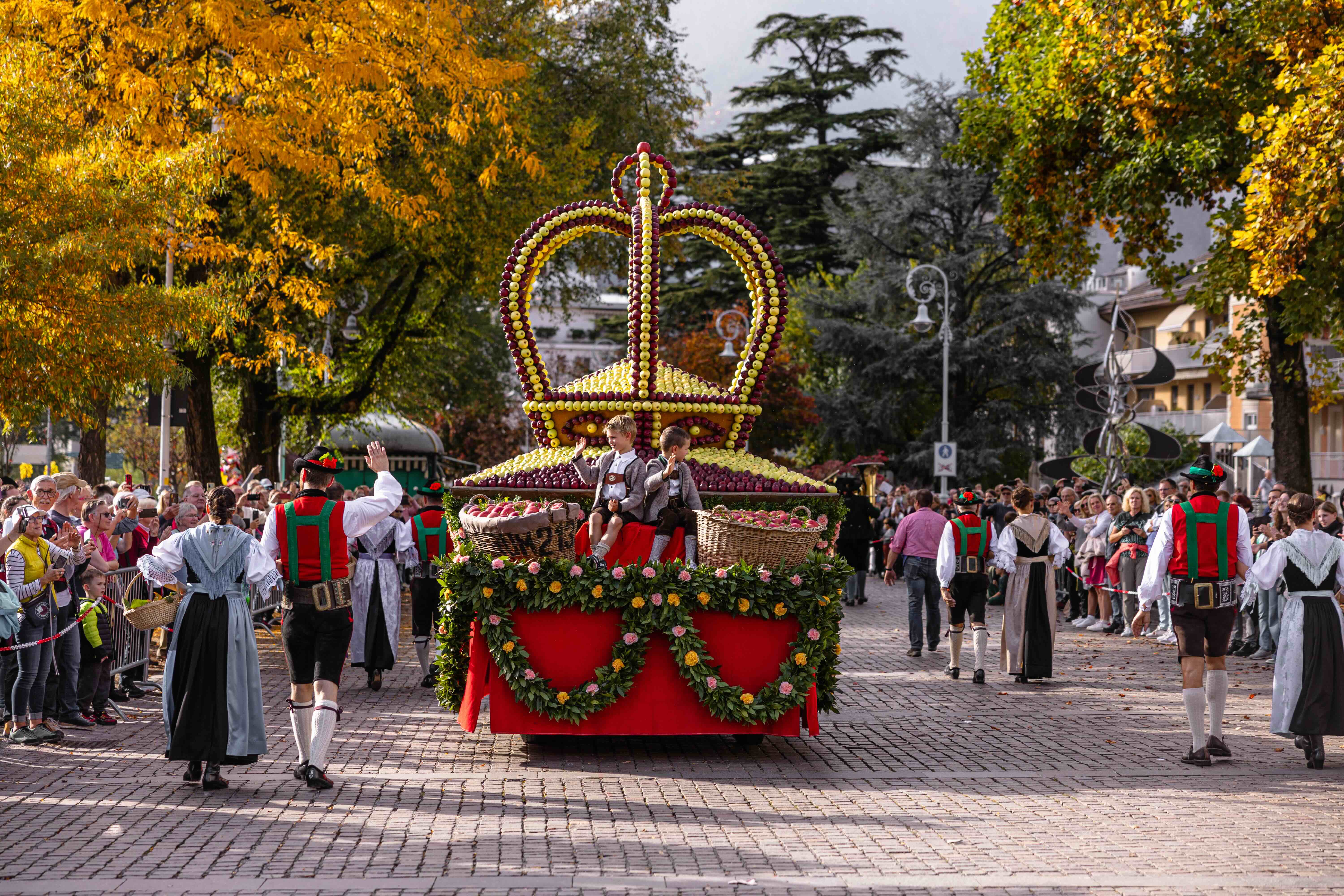 La Festa dell’Uva di Merano celebra 140 anni con musica, tradizioni e sapori tipici