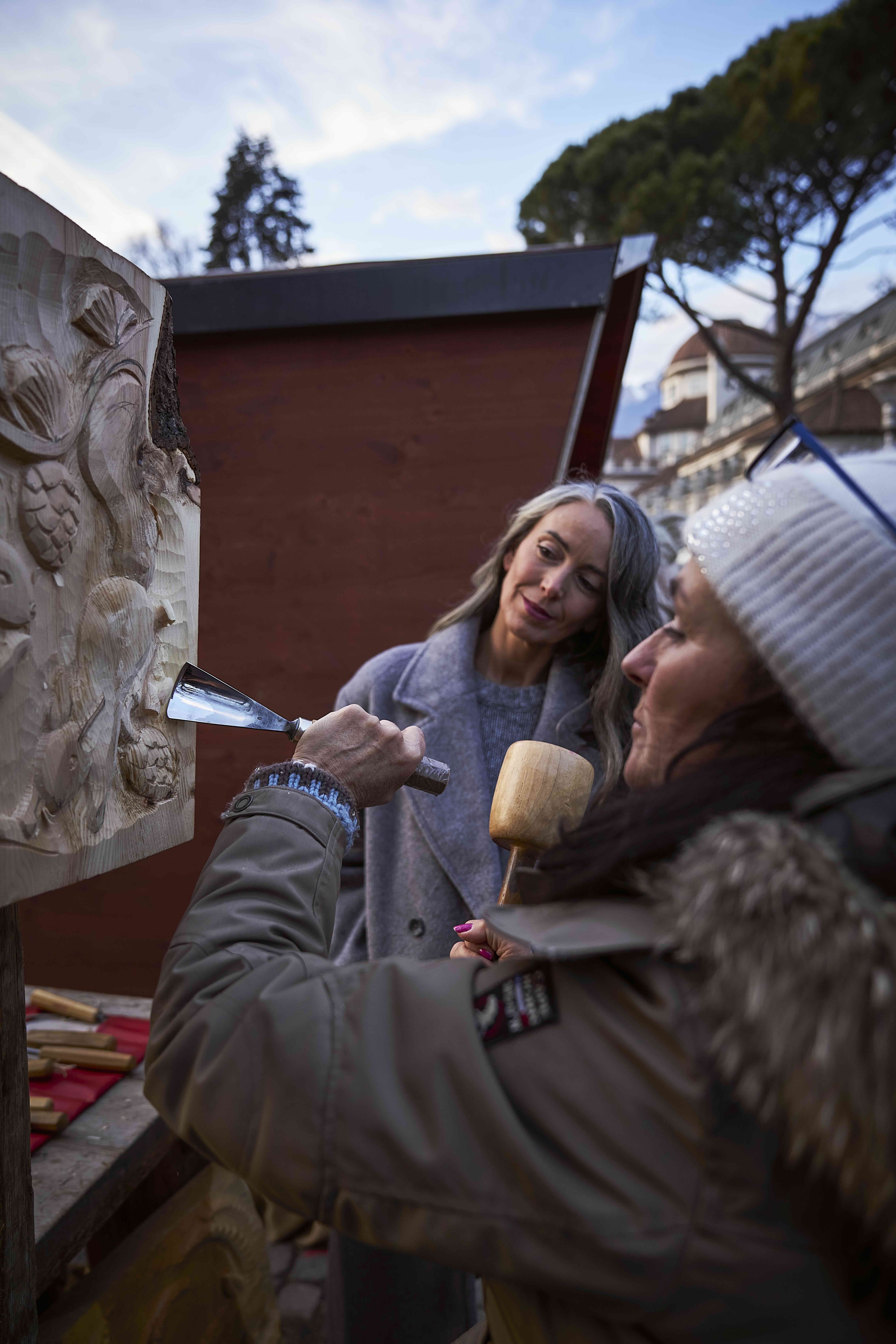 Mercatini di Natale a Merano: artigianato dal vivo e magia luminosa nel parco LUMAGICA