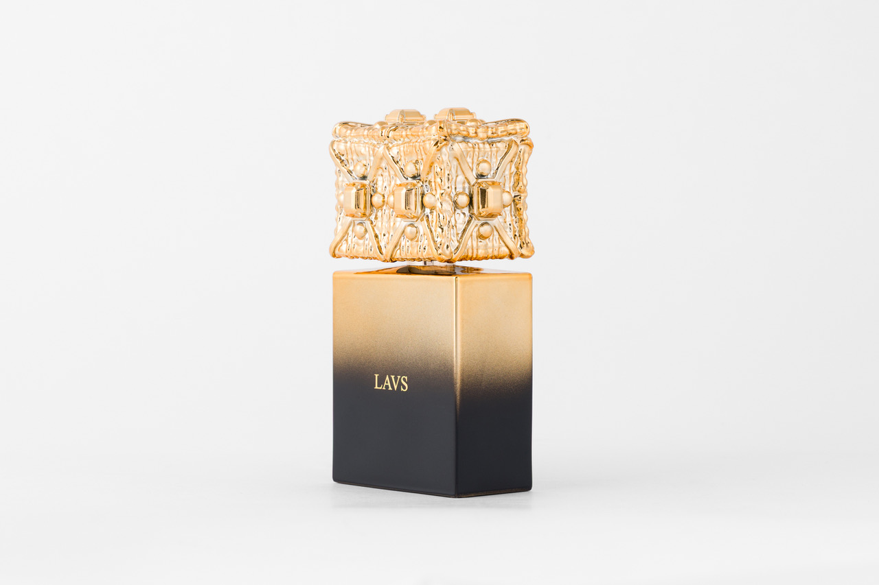 Filippo Sorcinelli inaugura la nuova formulazione del profumo LAVS nel 25° anniversario dell'atelier