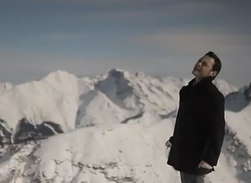 Tiziano Ferro smuove le acque e pensa al nuovo