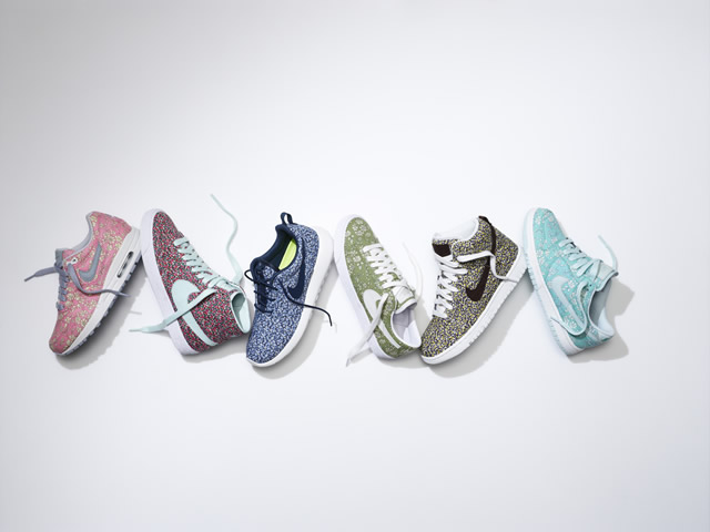 Nike personalizzate stampe a fiori