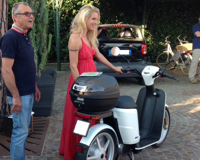 Michelle Hunziker scooter