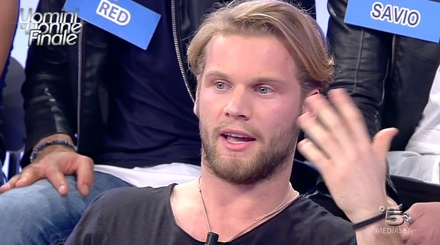 Anticipazioni Uomini e Donne lite in camerino tra Ludovica e Filippo sulla segnalazione