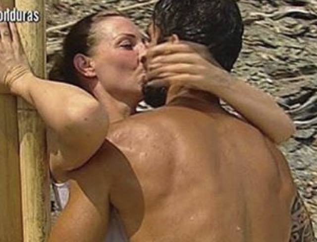 Cristian e Tara all'isola incontro tra baci e abbracci e l'amore vince su tutto