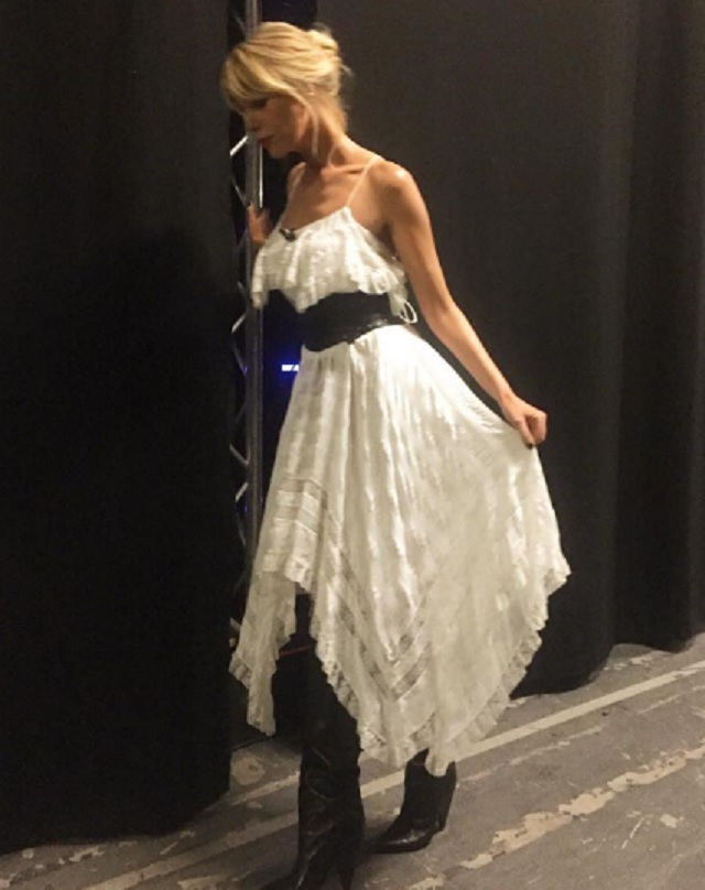 Isola dei Famosi 2017 Alessia Marcuzzi che scarpe indossa marca ...
