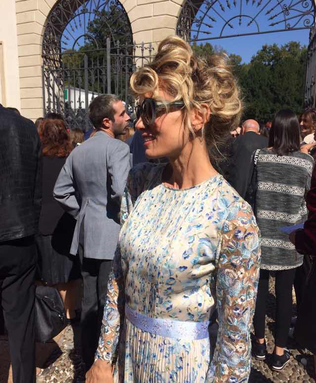 Justine Mattera alla sfilata di Luisa Beccaria per Milano Fashion week