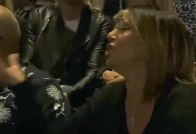 Grande Fratello vip la mamma di Giulia arrabbiata con Signorini l'attacco frontale in studio VIDEO