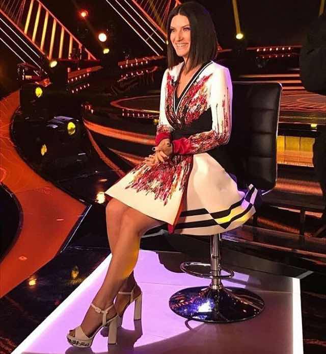 Laura Pausini giudice a La Vox Mexico in abito Byblos
