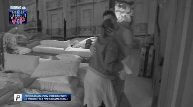 Gf Vip Luca Onestini e Ivana bocca a bocca? Parla lui VIDEO