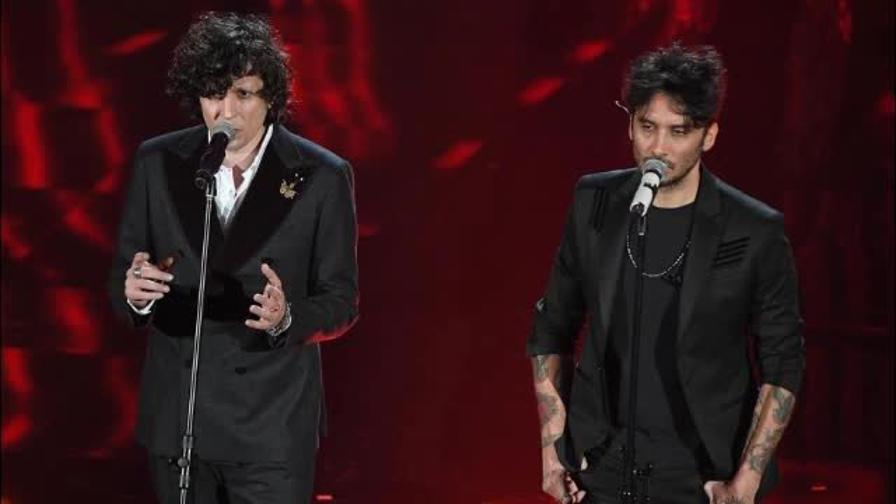 Ermal Meta e Fabrizio Moro vincono Sanremo 2018 video della canzone e stilista