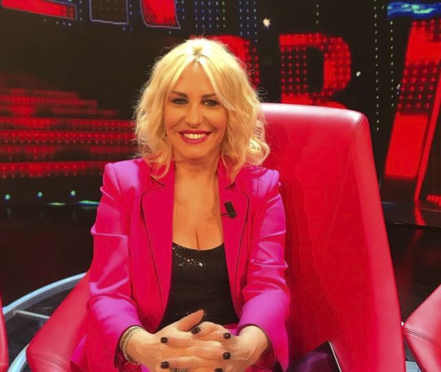 Antonella Clerici Sanremo Young abito e stilista scelto per la trasmissione