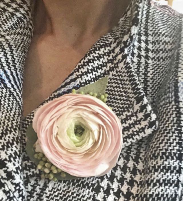 Michelle Hunziker Festival di Sanremo e il fiore ranuncolo contro la violenza sulle donne