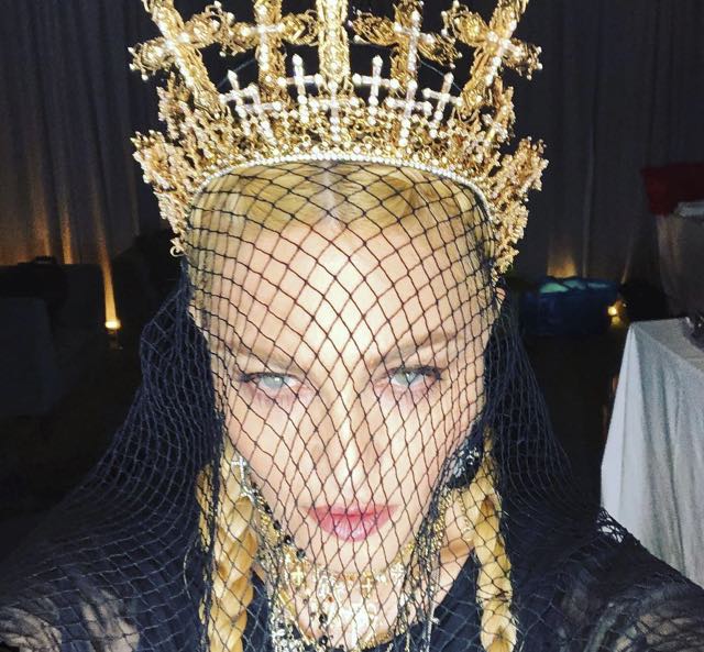 Madonna abito e stilista Met Gala 2018, che look ha scelto?