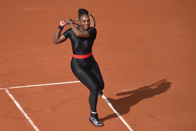 Serena Williams ha brillato con gioielli stupendi sul campo del Roland-Garros