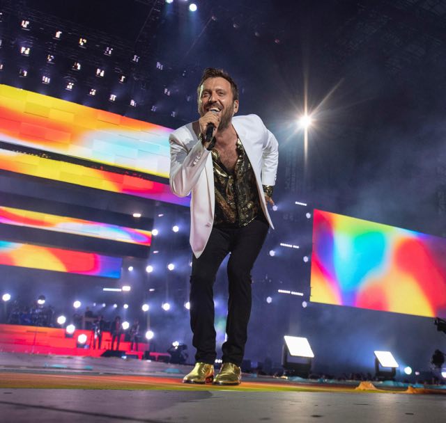 Concerto Cesare Cremonini tour Stadi 2018 ecco cosa indossa