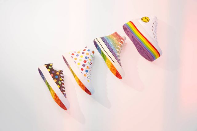 Converse sneaker per il Gay Pride: la collezione Converse Pride di Miley Cyrus 