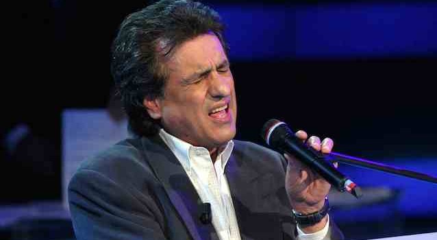 Toto Cutugno ricoverato d'urgenza per grave malore ecco come sta