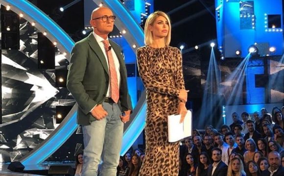 Ilary Blasi abito e stilista Grande Fratello Vip 8 ottobre, che look ha scelto?