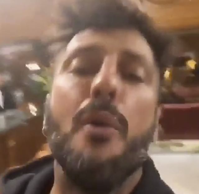 Fabrizio Corona ha spaccato il camper del Grande Fratello Vip e ora deve risarcire i danni