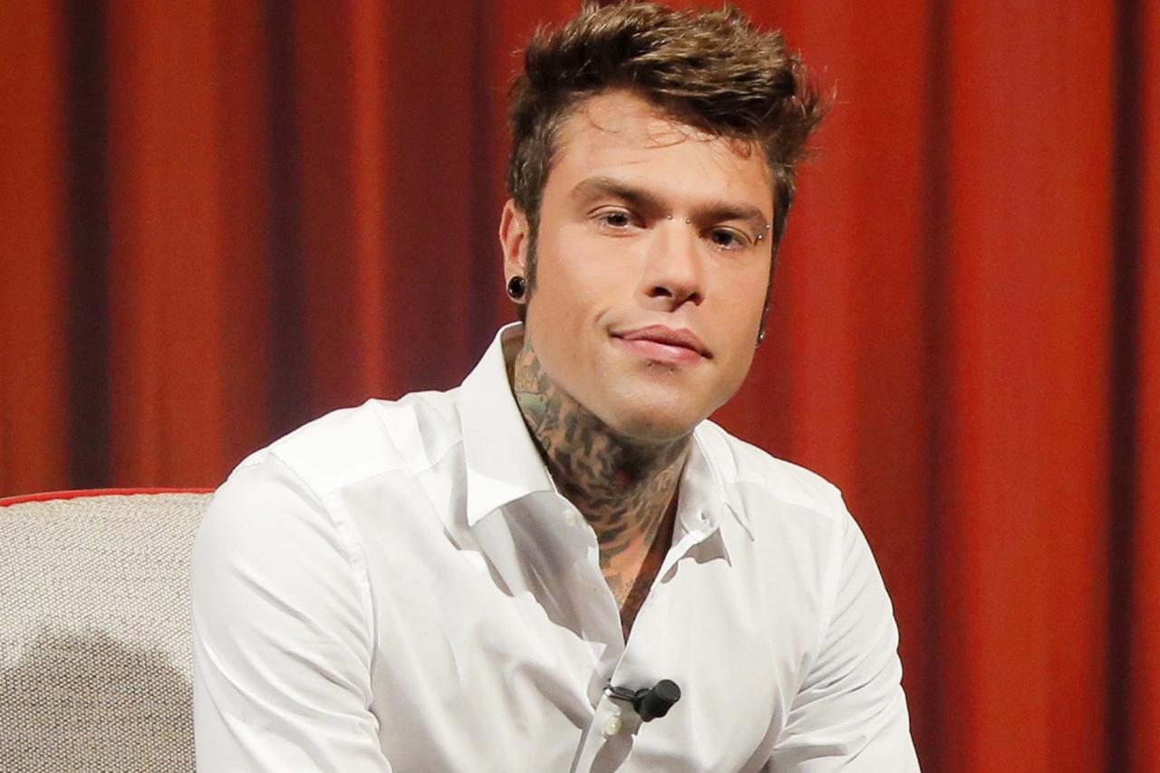 Striscia la Notizia risponde a Fedez sull'operazione del figlio Leone