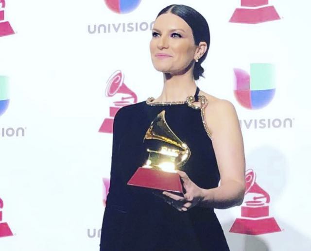 Laura Pausini vince un Grammy per Fatti sentire, la felicità della cantante