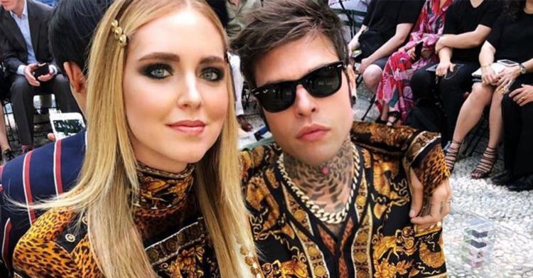 Chiara Ferragni e Fedez nudi a letto la foto scandalo diventa virale