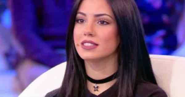 Giulia De Lellis arriva l'ufficialità sull'Isola dei famosi 2019