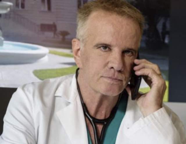 Christopher Lambert a Domenica Live rifatto quanto ritocchi e com'era da giovane?