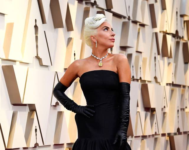Lady Gaga Oscar 2019 abito e accessori agli Academy Awards