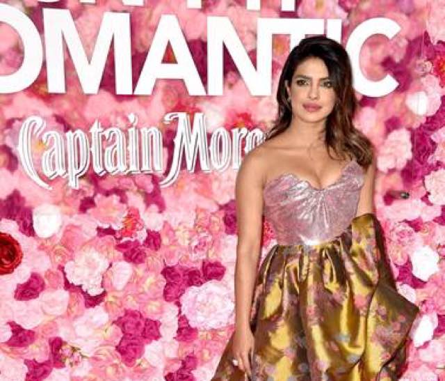 L'attrice Priyanka Chopra in Vivienne Westwood a Los Angeles