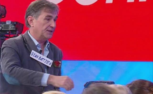 Uomini e donne over la foto di Gian battista che spinge Ida fa il giro dei social