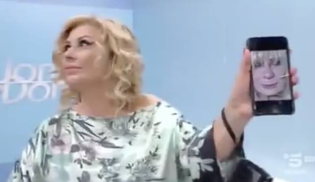 Gemma Galgani struccata la foto mostrata da Tina a Uomini e donne