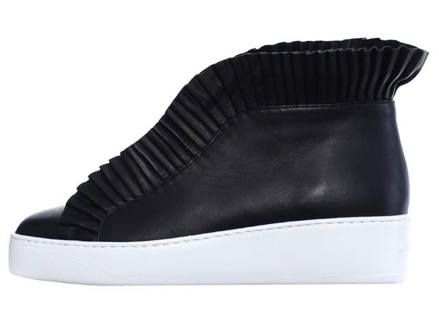 Ecco le sneakers nobili con quel tocco chic di tendenza