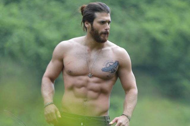 Ferit di Bitter Sweet le foto hot di Can Yaman che non si sono ancora viste