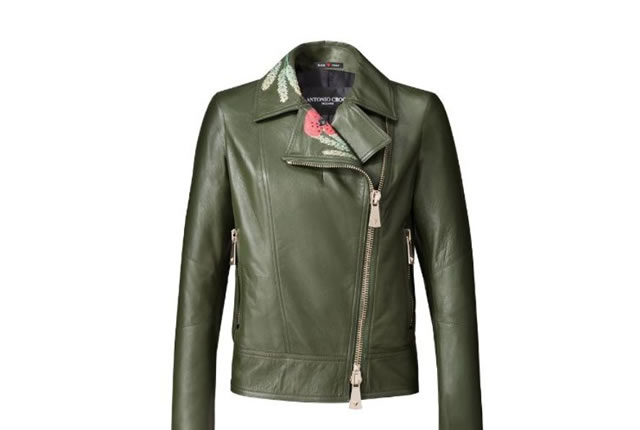 Moda donna 2019 la biker jacket non tramonta mai