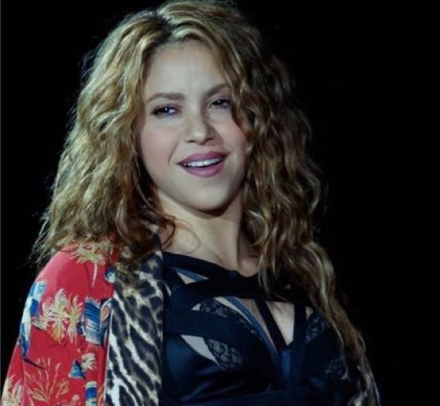 Shakira sceglie lo stile italiano per il suo look